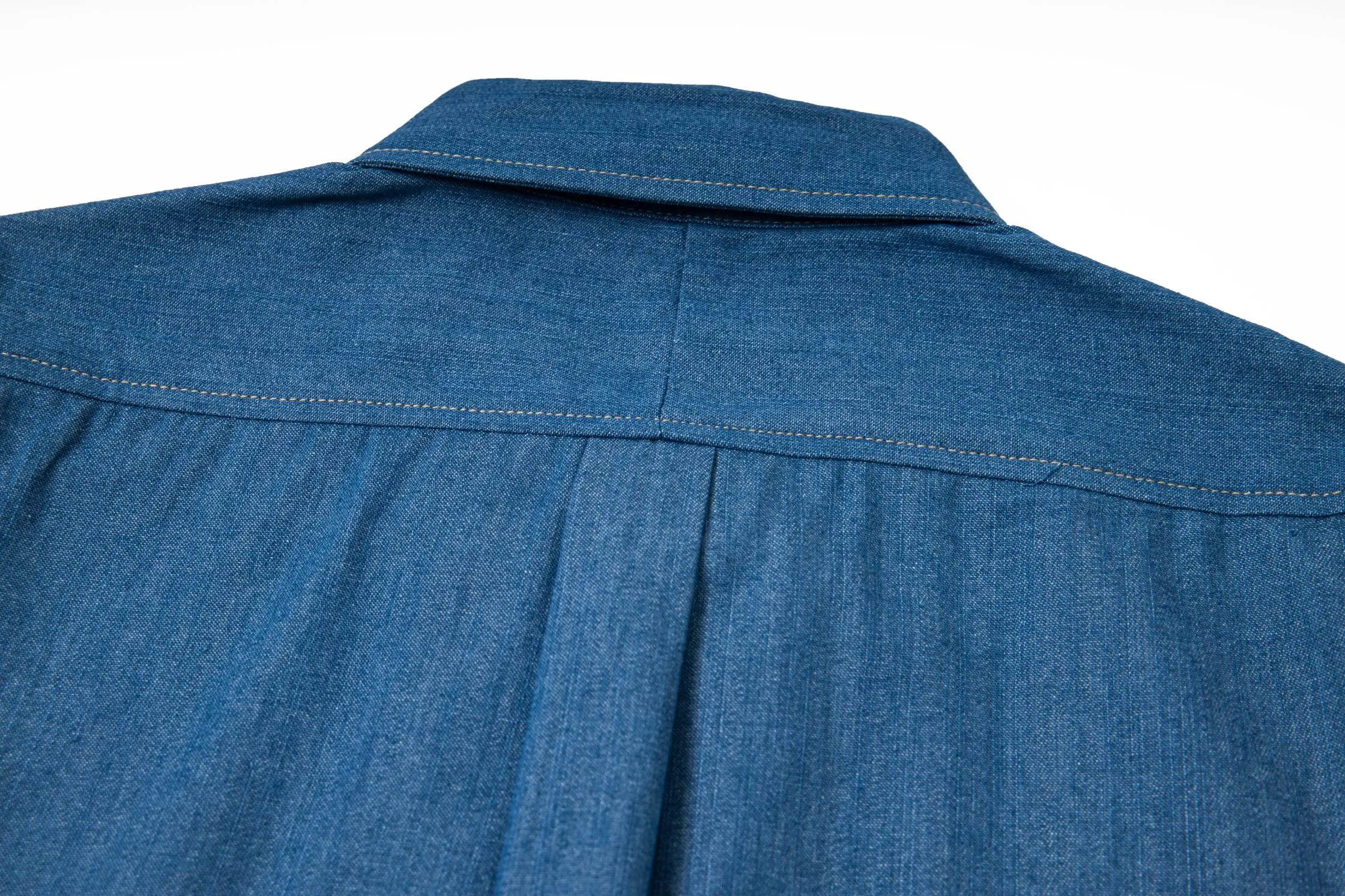 🅿️250 New: Style number: B115 Ralph Lauren/Ralph Lauren classic color small label couple's washed denim long-sleeved shirt 1️⃣ Made of high-quality denim fabric, the upper body is soft and comfortable, extremely delicate, has a solid, smooth and soft feel, and the fabric does not wrinkle, and the feel is invincible. The details are handled perfectly! 2️⃣Adopting the washing process, the workmanship details are perfectly controlled. They are all hemmed with vest technology, and the inside of the sleeves are also different. Different from the four-needle and five-thread workmanship, the collar is also designed with interlining, which shows high-end fashion and individuality. The style is fashionable, simple and elegant! 3️⃣It is very youthful and energetic, and can be easily worn by both men and women. It is very in line with the fashion aesthetic concepts of today's young people! Color: light blue, dark blue Size: S, M, L, XL